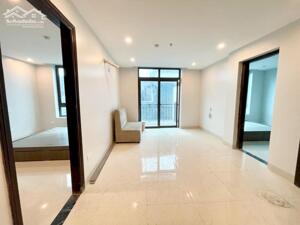Gia đình cho thuê Phòng T5 - Phố Giảng Võ giá 2,8tr - DT 30m2.