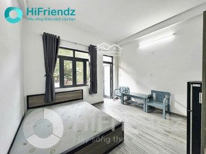 cho thuê căn phòng dịch vụ full nội thất có ban công gần ngã tư hàng xanh