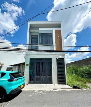 Nhà trệt lầu và dãy trọ 5 phòng gần trường đại học FPT và bệnh viện Nhi đồng