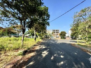 đất view công viên cách hùng vương 30 mét gần siêu thị aeon mall