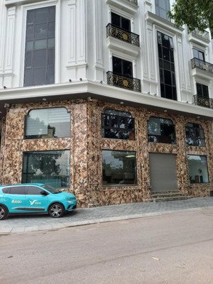 bán nhà mặt phố tuệ tĩnh. dt 93m2 x 8 tầng thang máy. sổ riêng full thổ cư. giá 60 tỷ