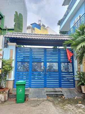 nhà hxh hồ biểu chánh 7 x 22m 3 tầng 5pn có sân để xe 7 chỗ