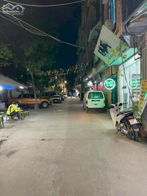 Bán Nhà Mặt Phố Quận Đống Đa 50m2-6T MT6m LÔ GÓC 2 THOÁNG 22,9 Tỷ Láng Trung.