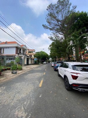 siêu phẩm góc hai mặt tiền đường số hoàng diệu 2 him lam linh chiểu thủ đức