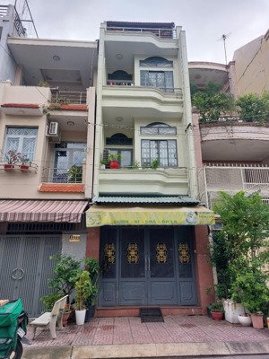 bán nhà mt nội bộ 10m đường âu cơ. dt (4 x 21m) trệt + 2 lầu hướng tây nam. giá 10.5 tỷ có bớt