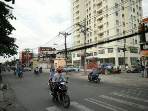 cho thuê chung cư to ký tower : dt 70m2.3pn giá 9.5 tr full nội thất lh hưng