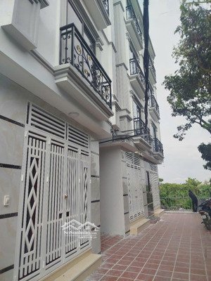 bán nhà mới 4 tầng 34m2 2,95 tỷ, nội thất cơ bản, căn góc, rộng thoáng vĩnh viễn