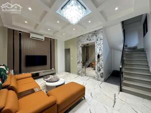 Hiếm! Nhà Cực đẹp 40m2x6T Thang Máy. Full Nội Thất, 2 Mặt Thoáng, Cách Phố 15m Phố Xã Đàn, Đống Đa.