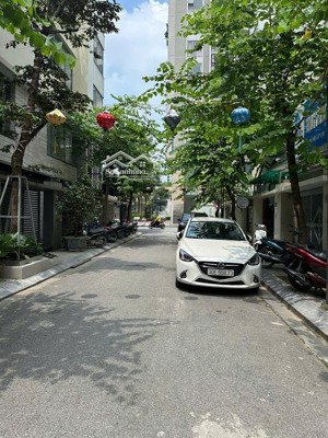 cho thuê 2 tầng nhà liền kề thống nhất complex 82 nguyễn tuân - mặt tiền 7m kinh doanh, văn phòng