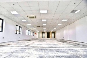 cho thuê nhà mặt phố xuân thuỷ, diện tích: 250m2, 2 tầng, mặt tiền: 7m ,giá thuê: 60triệu, thôngsan