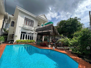 bán biệt thự sân vườn , hồ bơi , mặt tiền đặng hữu phổ, p.thảo điền, quận 2 dt 14m x 29m 406m2