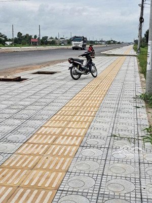 bán lô đất mặt tiền đt 823d, đức hoà đông, đức hòa, long an chỉ với giá ưu đãi 1,65 tỷ, 140m2