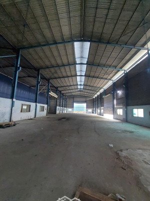 cho thuê kho 2000m2 kcn long bình, biên hoà, đồng nai. giá 65k/m2, lh 