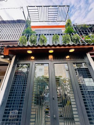 bán gấp! nhà hẻm nguyễn thiện thuật - quận 3 - giá 2 tỷ 170, dọn vào ở ngay - đầy đủ tiện nghi !
