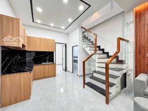 lê văn quới kế tân phú - dt 54.1m2 - dưới 5 tỷ.
sổ mới đẹp 2025 hoàn công đầy đủ