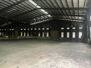 kho xưởng 5.100m² ngoài kcn mặt tiền ql1a bến lức, long an, pccc đầy đủ. giá 60k/m²