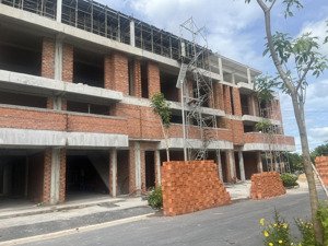 suất nội bộ giảm mạnh nhà 1 trệt 1 lửng 2 lầu gần chợ bình chánh chỉ 3.6 tỷ full giá