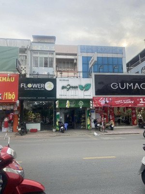 bán nhà mặt tiền 2 tầng cmt8 nở hậu 3.62m, công nhận: 60m² giá chỉ 20.5 tỷ