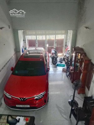 chính chủ cần bán nhà tăng nhơn phú a, dt 82,2m2, nở hậu, hướng đông nam, hẻm thông, giá 5,9 tỷ