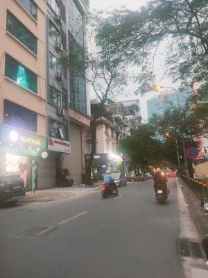 bán nhà mặt phố nghĩa tân, cầu giấy, 65m2, mặt tiền 6m, kinh doanh, vìa hè, thang máy, 32 tỷ