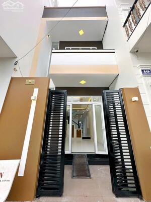 Bán nhà KDC đại học y dược, diện tích ngang 4m dài 16m, giá bán 4,65 tỷ.