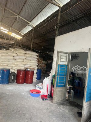 cho thuê kho xưởng , diện tích : 1.200m2, giá : 45tr/tháng , bình chánh , thương lượng mạnh !