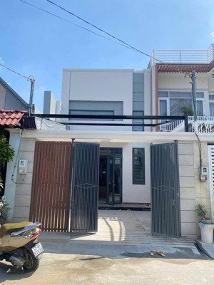 chốt gấp nhà 2 tầng phan văn trị 50m2. giá rẻ khu trung tâm