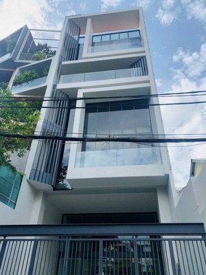 ngộp bank cô hoa bán gấp nhà đường nguyễn hữu cảnh, bình thạnh. giá 4 tỷ 190/ 4,5mx20m. xe hơi ngay