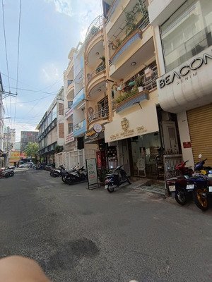 siêu phẩm đầu tư tại quận 10 nhà 60m2 hẻm xe hơi sư vạn hạnh, hđt sẵn 25tr/tháng, giá chỉ 19.5 tỷ!