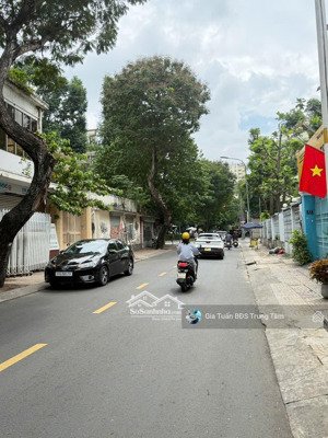 chủ định cư cần bán gấp biệt thự ngay nam kỳ khởi nghĩa q3 -7,2m*20m 3tầng -gía: 86tỷ
