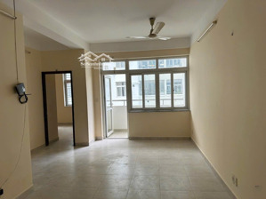 bán căn 67m2, 2 tỷ 100 (tl) chung cư nhất lan 2 (lock c, d), 2pn 2 wc. liên hệ trâm 