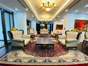 tôi muốn bán căn hộ toà 24t1 trung hoà nhân chính, 160m 4 ngủ 3vs, full nội thất nhập khẩu đẹp