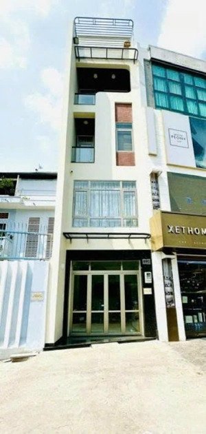 cho thuê nhà mặt tiền đường cách mạng tháng 8 quận 1 diện tích 60m2, trệt 4 lầu tm giá 130tr