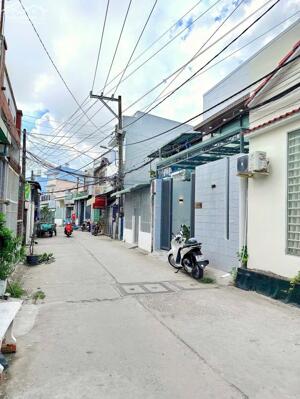 BÁN NHÀ 1trệt 1lửng MỚI ĐẸP, Sổ hoàn chỉnh. TRỤC CHÍNH HẺM 583 Đường 30/4