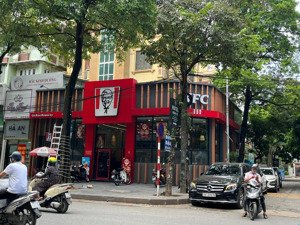 cho thuê nhà mặt phố lê văn lương, dt 180, mt lô góc 20m nhận diện cực đỉnh, kd mọi mô hình