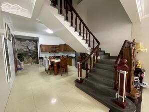 Cho thuê nhà khu phân lô Văn Cao, 5 p.ngủ khép kín (80m2).