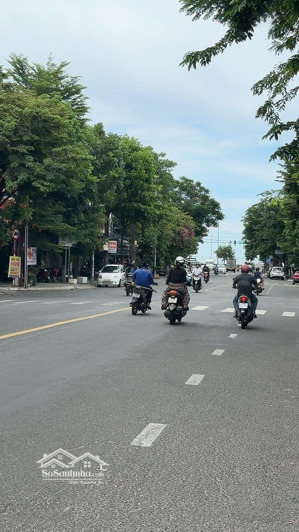 cần tiền bán nhà 3 tầng 2 mặt tiền đường lý thái tông. gần biển 200m, giá chỉ 9 tỷ x