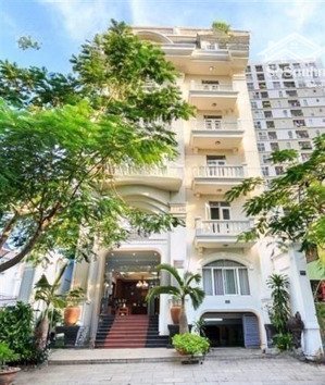 chính chủ bán chdv phường thảo điền. dt(220m2). 4 tầng. sân thượng. hđt:66 tr/tháng. giá chỉ 39 tỷ