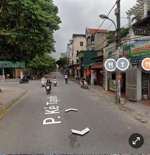 mặt phố kẻ tạnh, ô tô tránh, vỉa hè