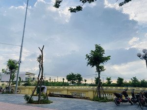 nhà dân cần bán đất cạnh đường ô tô tránh, dt 75m2 chỉ 4xtỷ, gần kcn xã vân hà, đường gom cầu tl