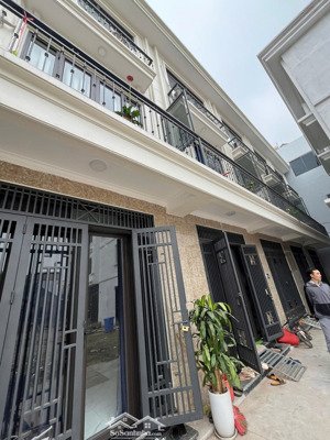 rẻ nhất! nhà 3t*43m2 thiết kế đẹp,ô tô vào tận cửa, cách kđt đô nghĩa 1,5km. giá chỉ 3,49 tỷ(có tl)