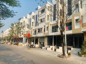 siêu phẩm liền kề 4 tầng có hầm chỉ có 1 căn duy nhất giá chỉ 14 tỷ