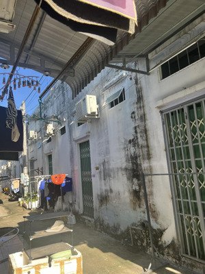 cho thuê nhà liền kề ở xã tiến hưng, đồng xoài, bình phước, 4 triệu, 65m2 đẹp, đầy đủ tiện ích