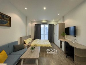 cho thuê studio ngay thái hà - đầy đủ nội thất, tivi , cho nuôi pet - giá 7tr5