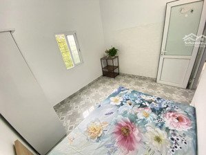 cho thuê phòng trọ tầng 3 mặt đường phúc diễn khép kín ôtô đỗ cửa giá 2,4tr ngày 1 - 6 vào ở luôn
