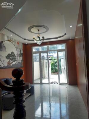 Chủ kẹt tiền cần bán gấp nhà Đinh Đức Thiện, Long An, 81M2, SHR, giá 2,2 Tỷ