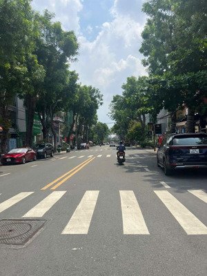 bán gấp nhà 6x15m, 1 lầu giá 12.5tỷ, thu nhập 20triệu, mt kdc tân quy đông p. tân phong, quận 7