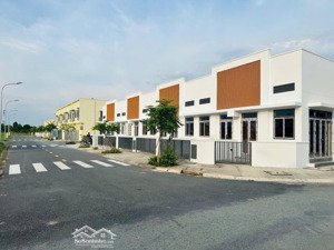nhà phố liền kề nằm trong lòng kcn phước đông