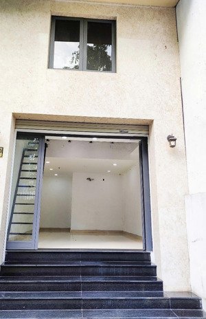 cho thuê mb kinh doanh gác lửng 2wc hoặc làm nhà ở, full nội thất rộng 36m2 ngay cầu vượt 3 tháng 2