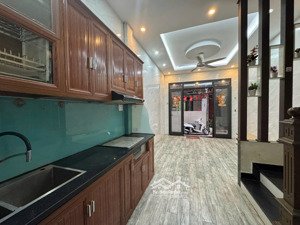 chính chủ bán nhà ngõ 31 đồng nhân, dt 30m, giá 8.8 tỷ - siêu hiếm